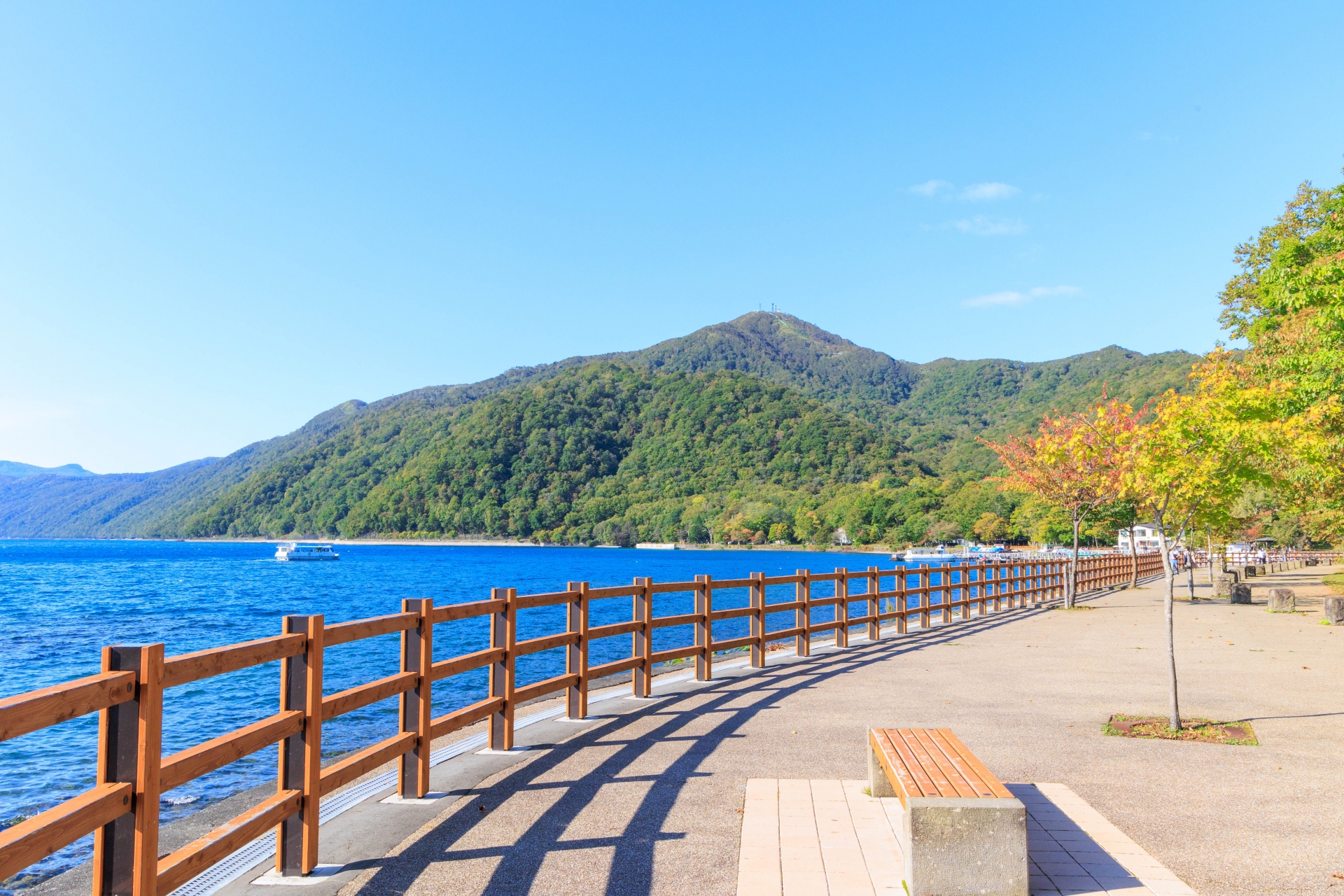支笏湖はなぜ凍らないのか。日本最北の不凍湖をめぐる、北海道千歳の静かな絶景