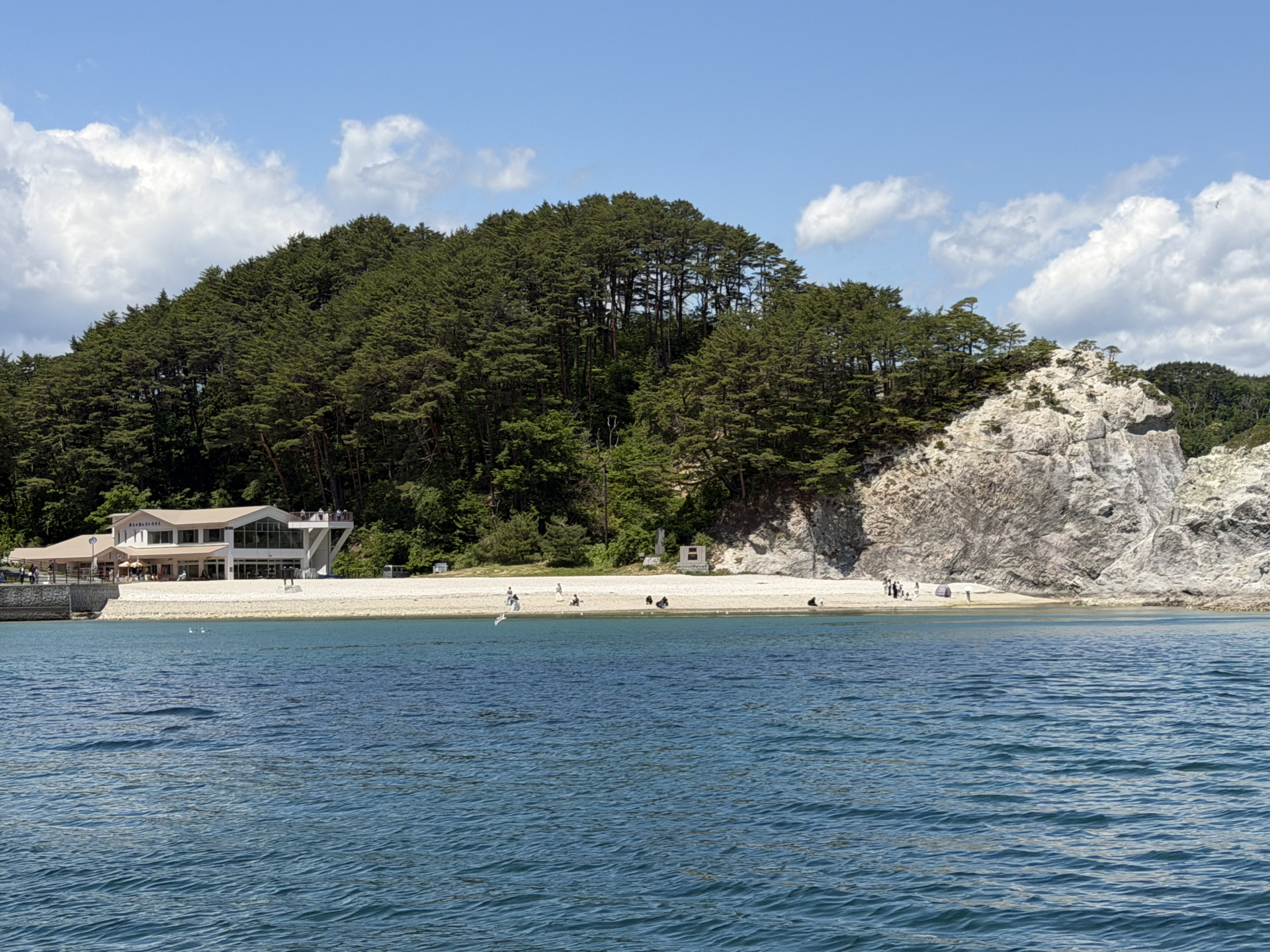 浄土ヶ浜 白い岩と青い海が織りなす、岩手の絶景を巡る旅