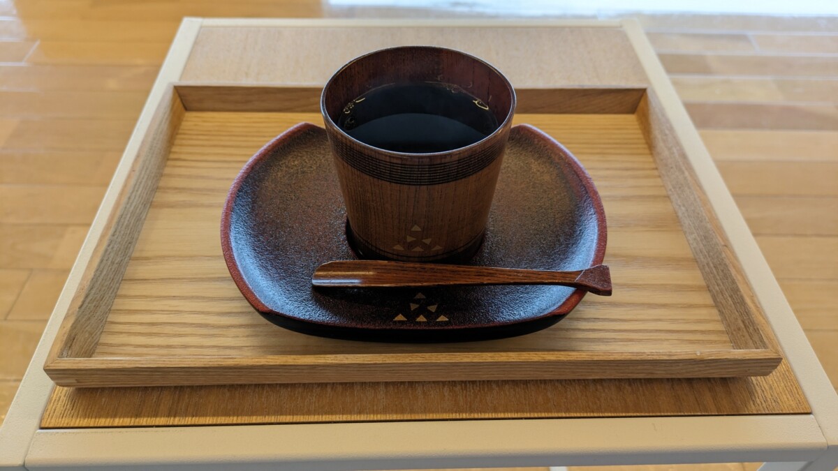 川連漆器。秋田の山あいで800年続く、赤と黒のうつわ